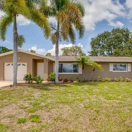 Seminole House With 2 Covered Lanais And Gas Grill!